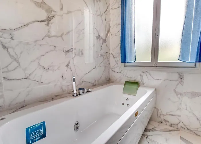 Lido's Garden Apartment