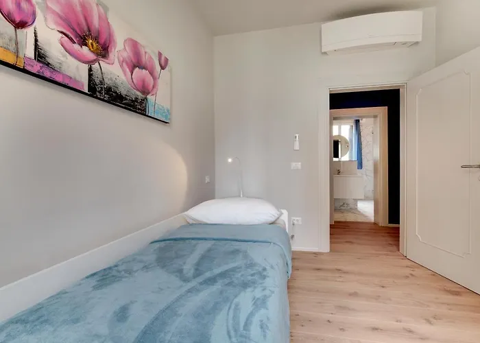 Lido's Garden Apartment *